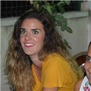 Graduada en Geografia y Ordenacion del territorio y en el Master de Educaion Secundaria. Ofrezco clases particulares de primaria y de Geografia en ESO